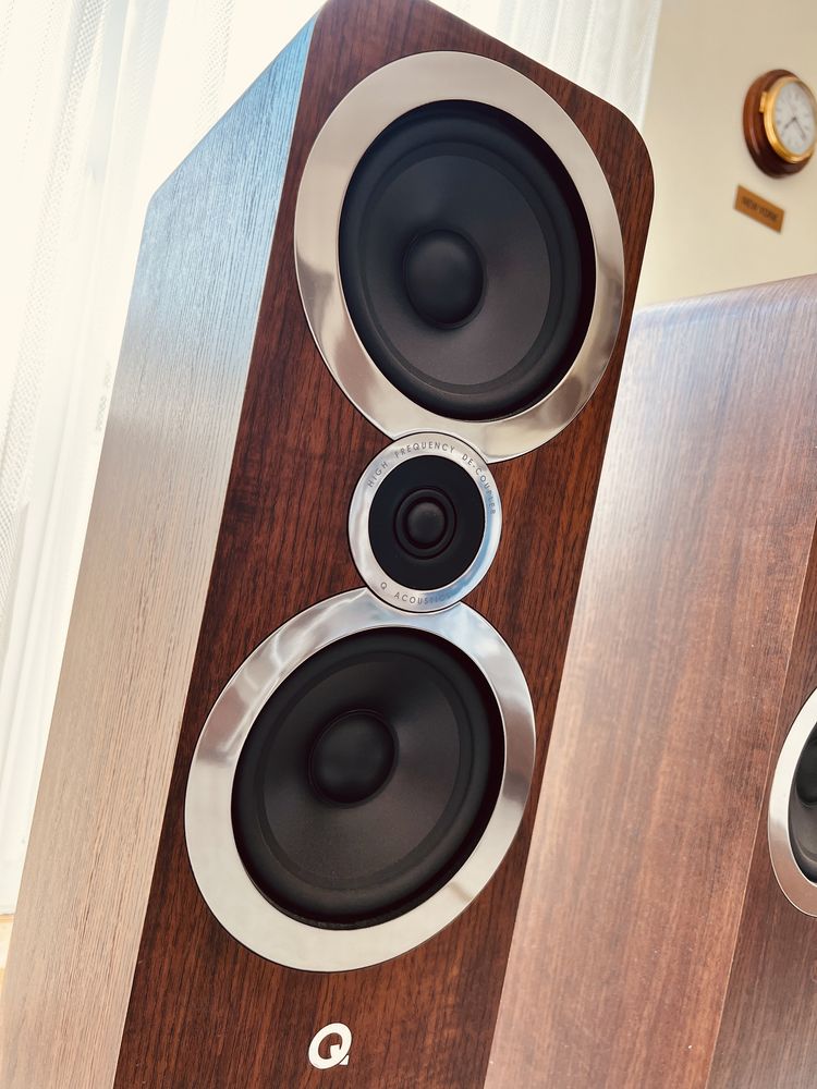 Kolumny Q Acoustics 3050i orzech para english walnut jak nowe