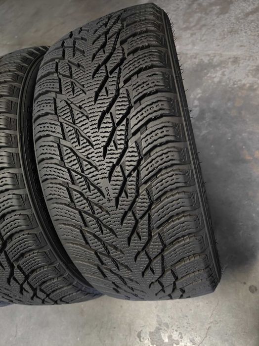 Зимові шини R17 225/45 Nokian Hakkapeliitta R3 преміум клас