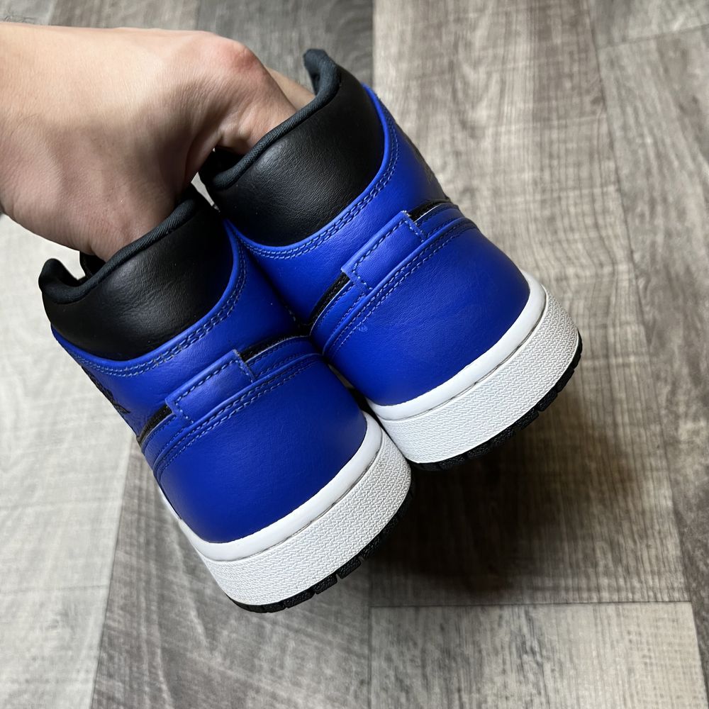 Кросівки чоловічі Nike Air Jordan 1 Retro Mid Hyper Royal