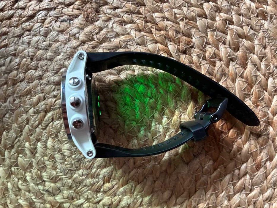 Продам годинник Garmin Fenix 5S Plus