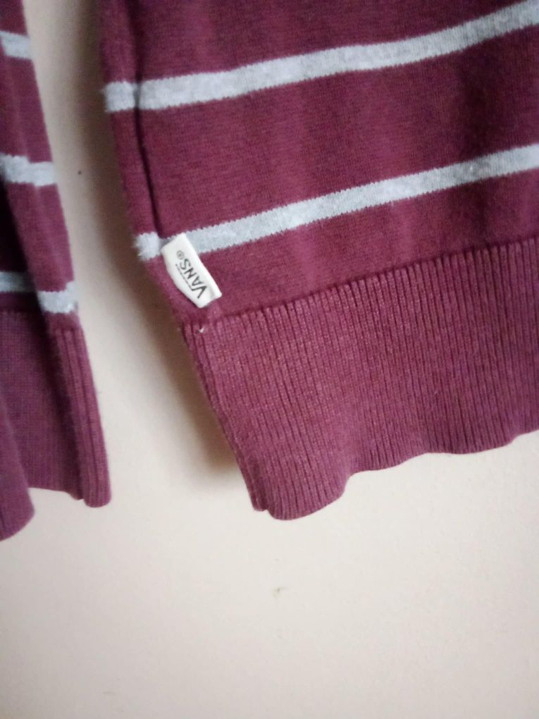 Bordowy sweterek marki Vans