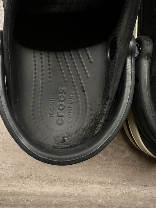 Crocs жіночі чорного кольору