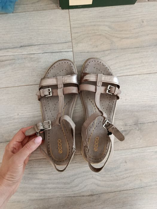 Сандалі жіночі ecco 39 р.