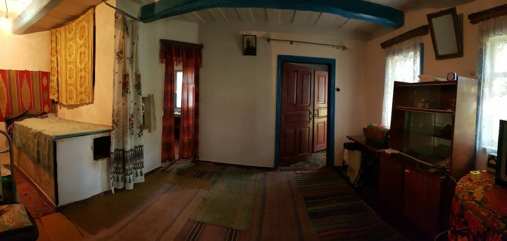 Будинок в Смілянському районі біля річки