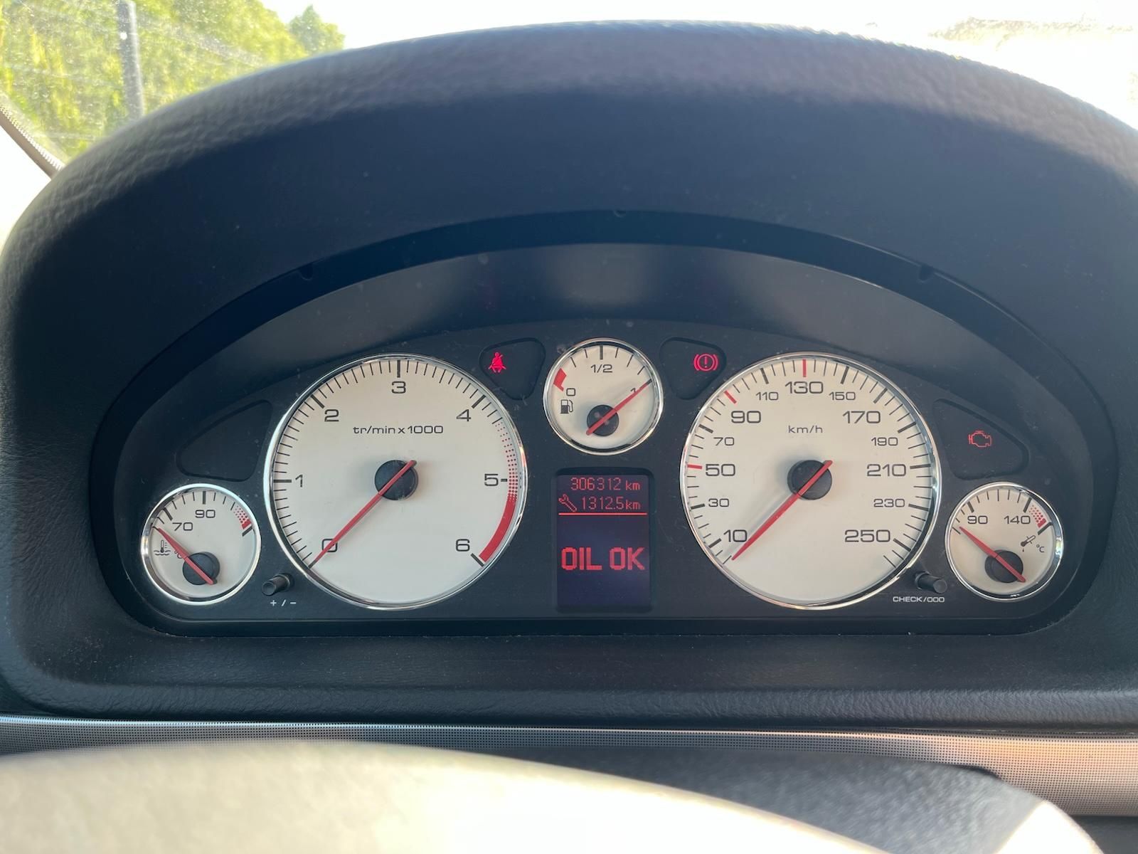 Peugeot 407 SW 1.6 HDi 2009 – bogata wersja, uszkodzony