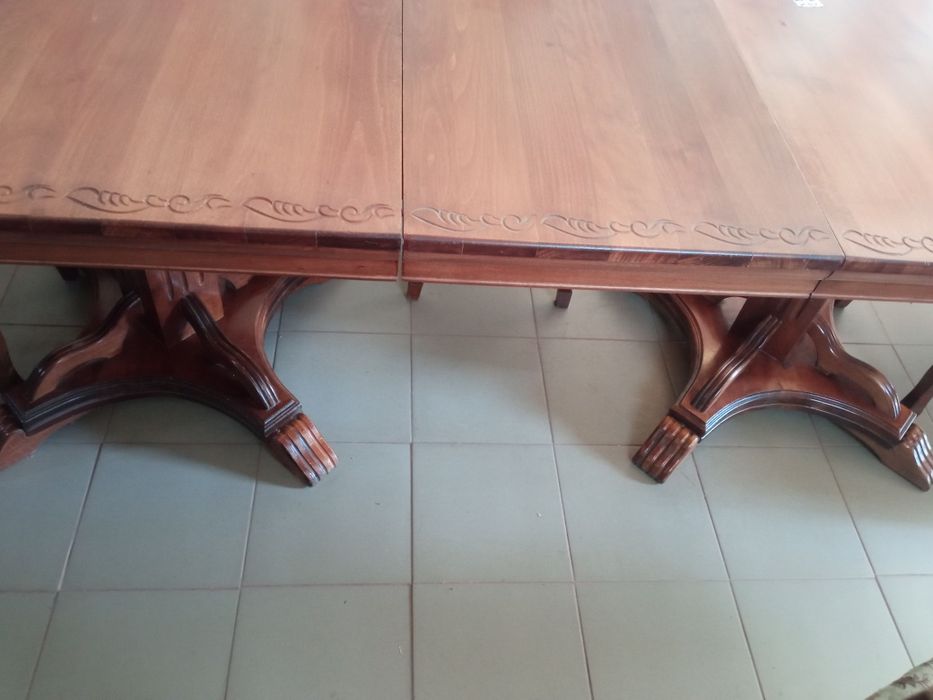 Продам шикарный деревянный стол