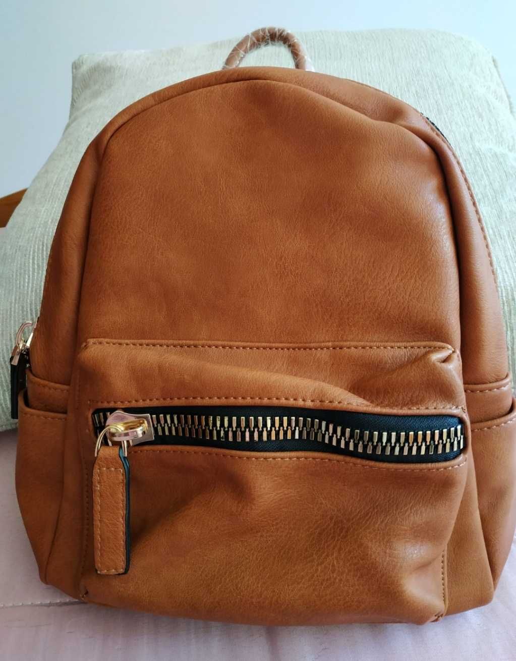 Mochila camel nova