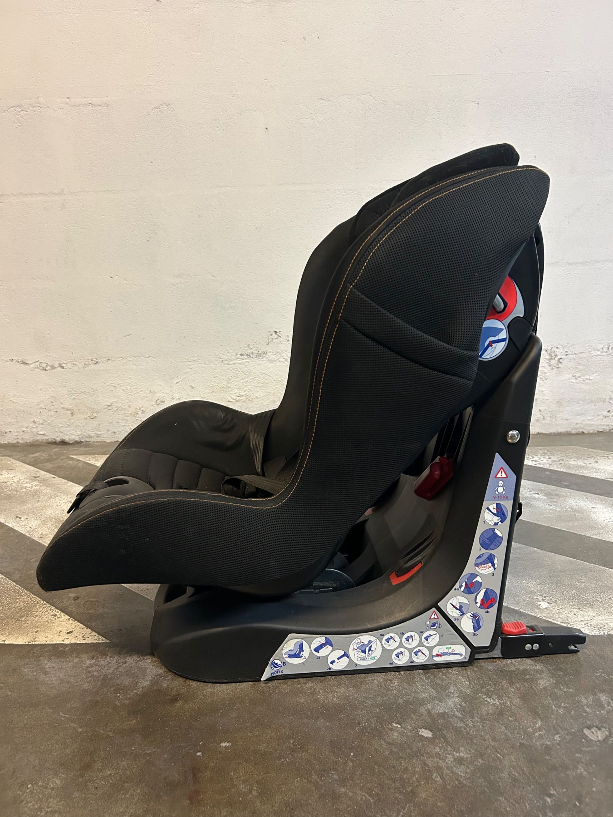 Cadeirinha auto CHICCO para bebé (ISOFIX)