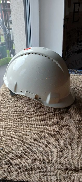 kask budowlany 3M