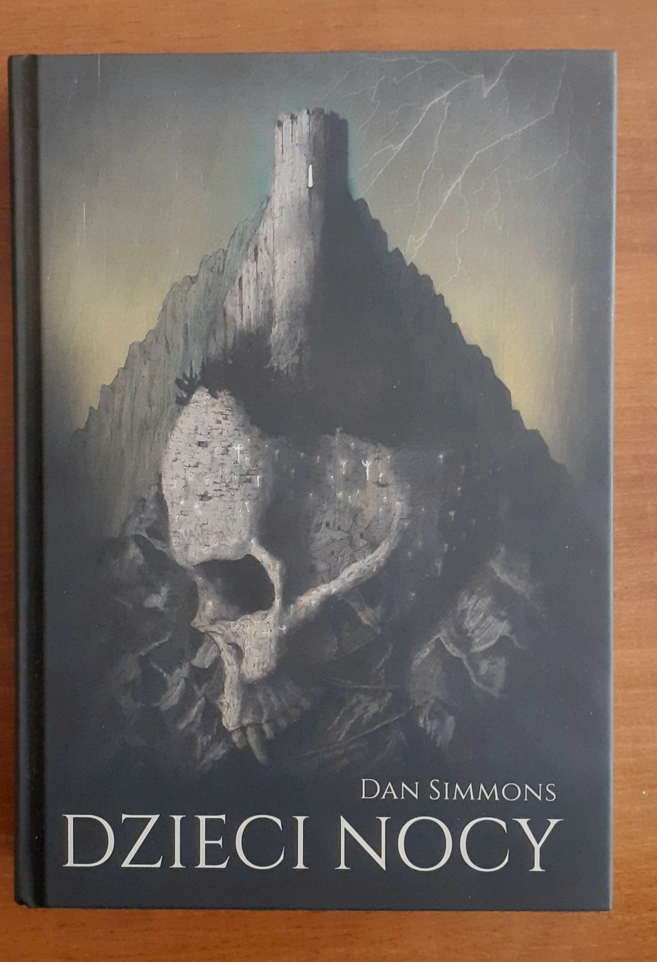 Dan Simmons "Dzieci nocy"