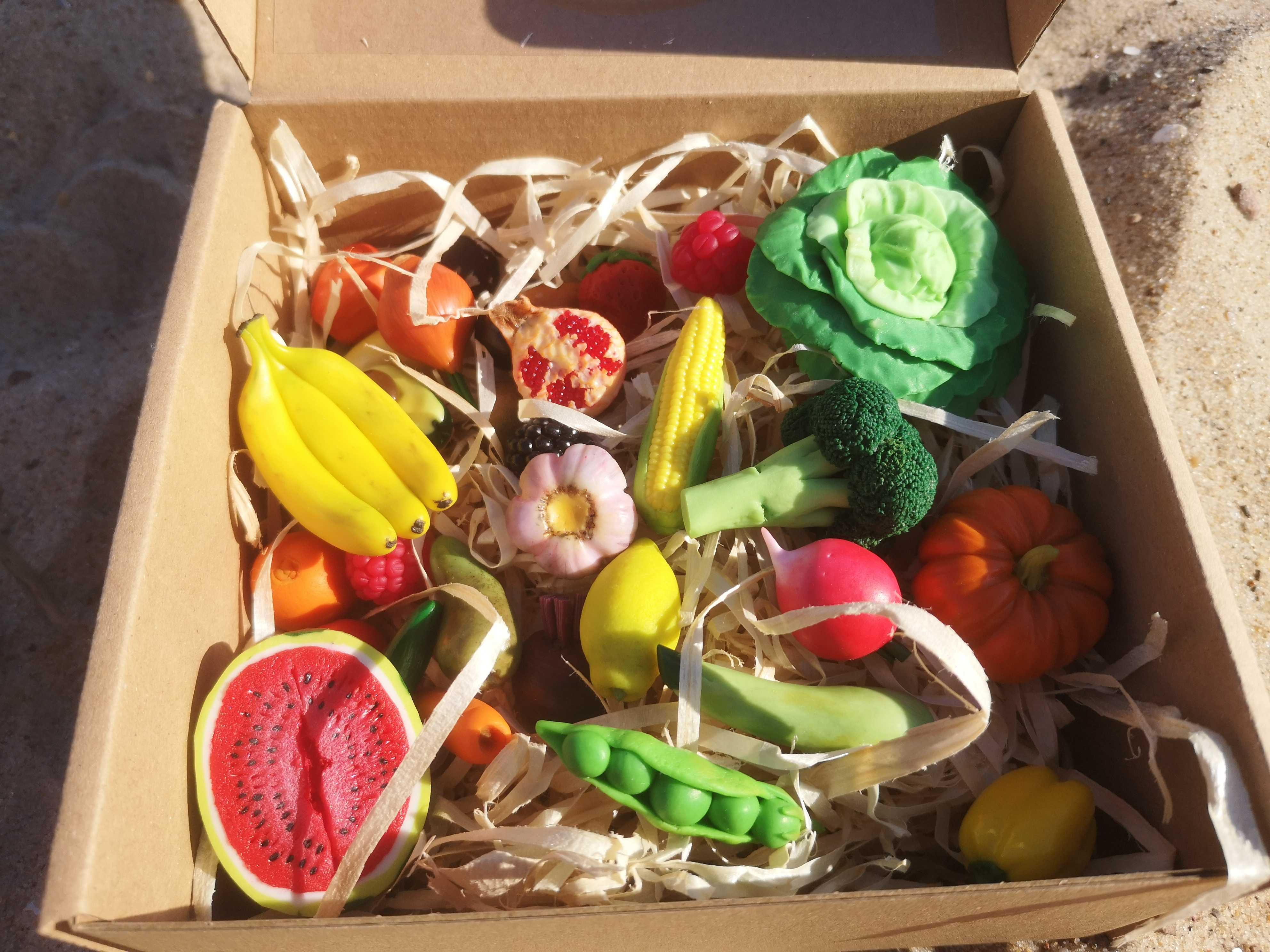 Miniaturowe figurki warzyw, owoców  graj i ucz się 30 szt+30kart