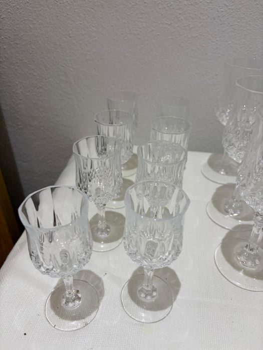 Copos de vinho e licor