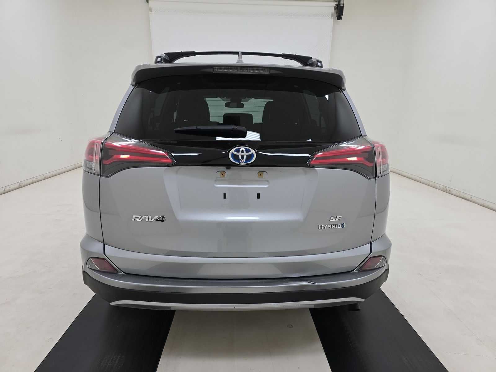 2018 Toyota RAV4 Hybrid SE