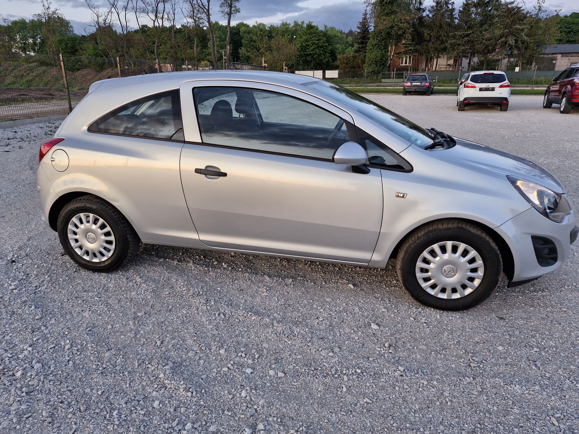 Opel Corsa 1.2 benzyna 2014 rok