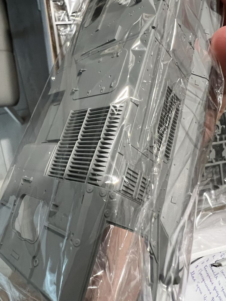 Збірна пластико модель Takom 1/35 Тайфун з 2 додатковими модулями