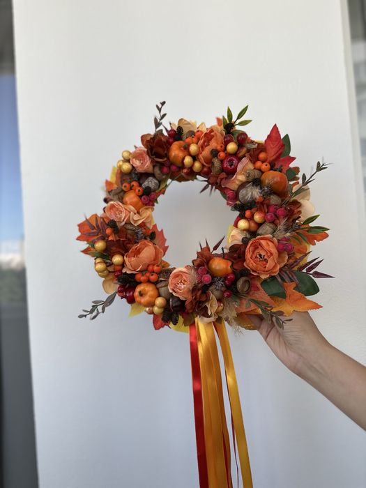 Осінній віночок в наявності