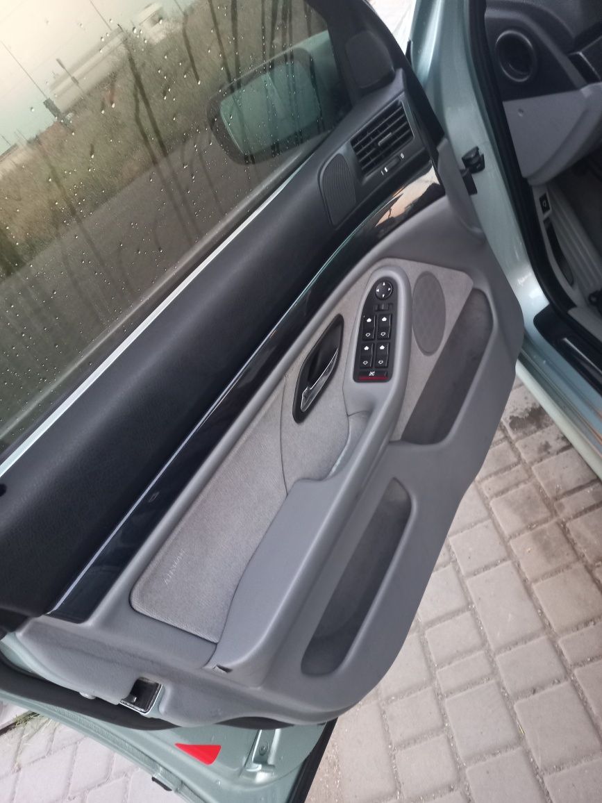 Автомобиль  BMW E39