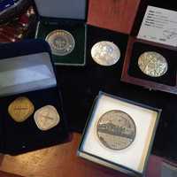 4 medalhas de prata com peso 214 gramas Medalha de estanho D. Pedro V