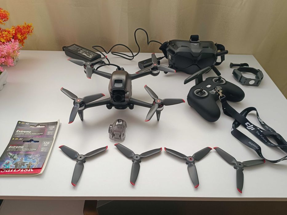 DJI FPV combo dron + Waterproof Case + Ludicrous Propellers