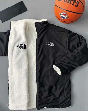 Куртки та жилетки The North Face, Nike