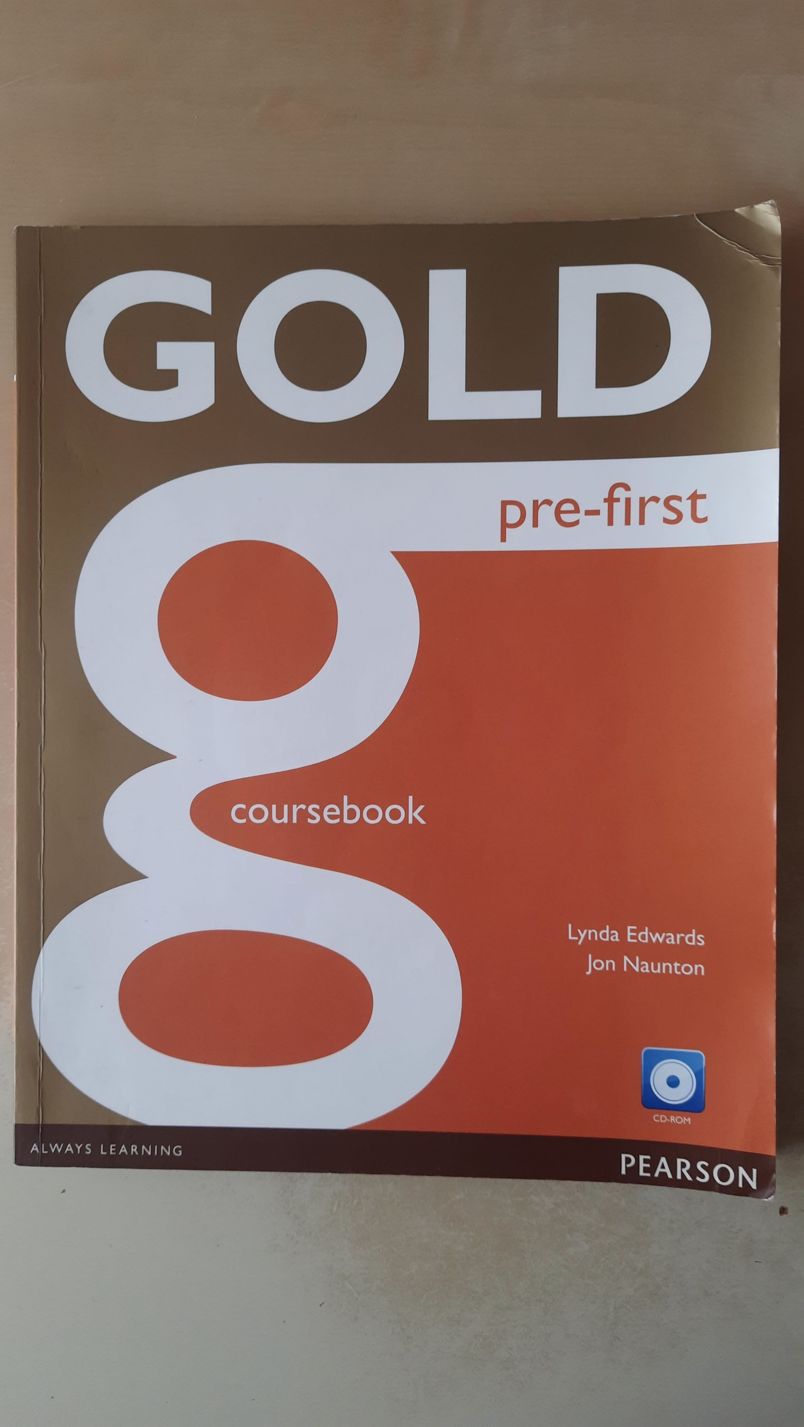 Gold Pre-first Coursebook com CD