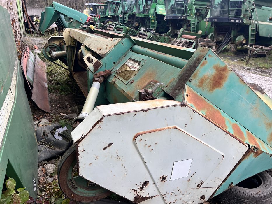 Жатка кукурудзяна КМС 6 з сечкарем. Під Нью Холланд