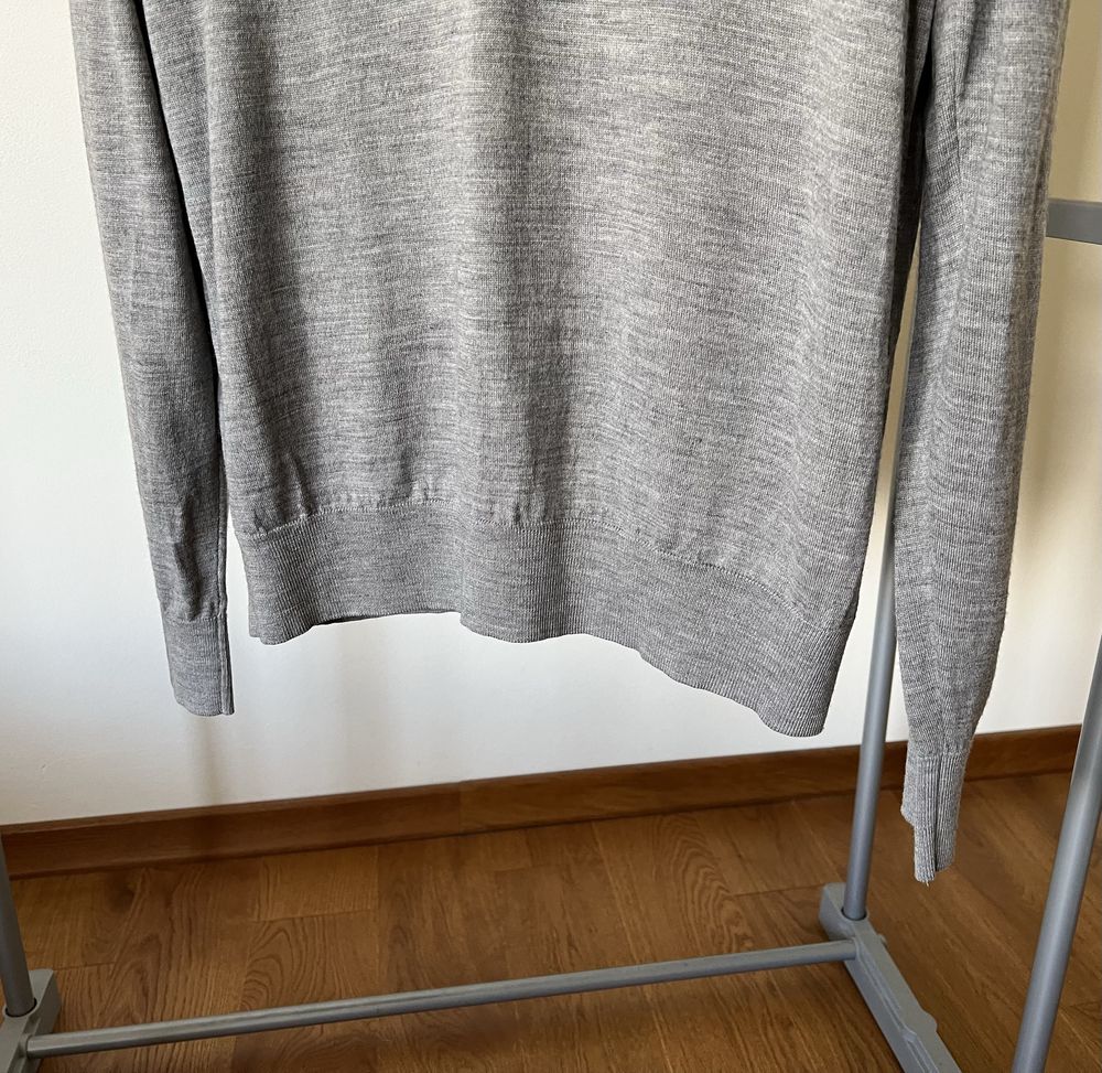 Uniqlo Extra Fine Merino Knitted Long-Sleeve Polo Shirt