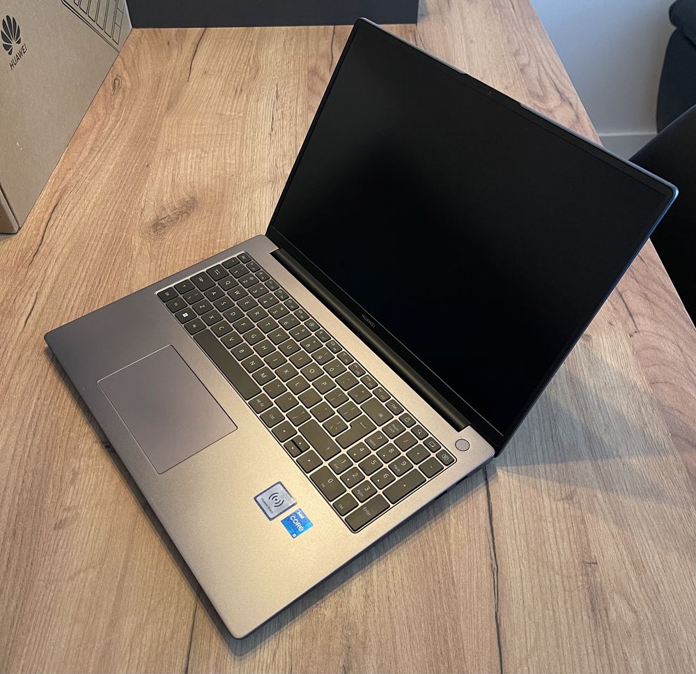 Laptop Huawei Matebook D16