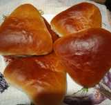 Пирожки с маком, булочки с корицей