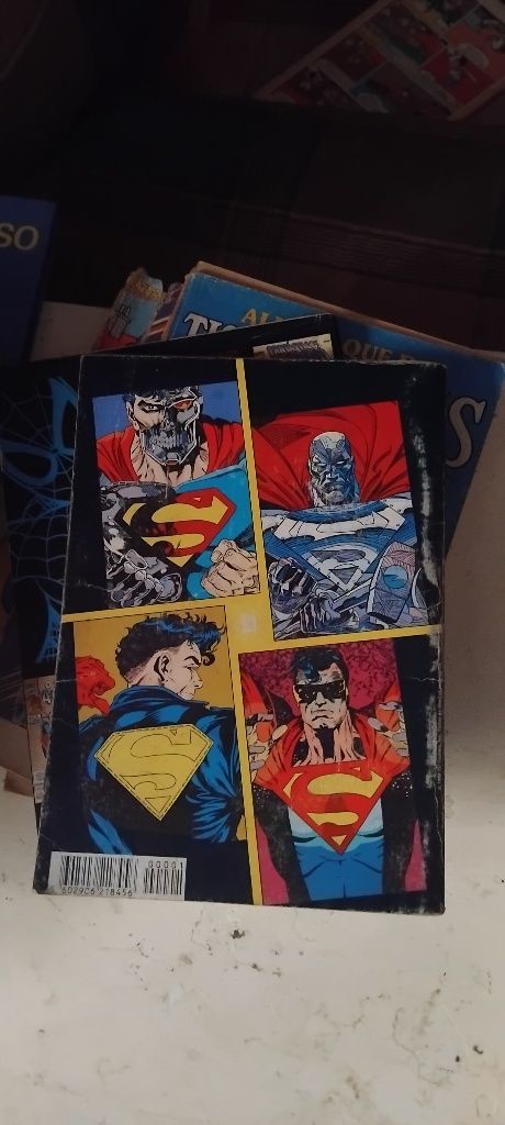 Livros de banda desenhada do super homem e outros