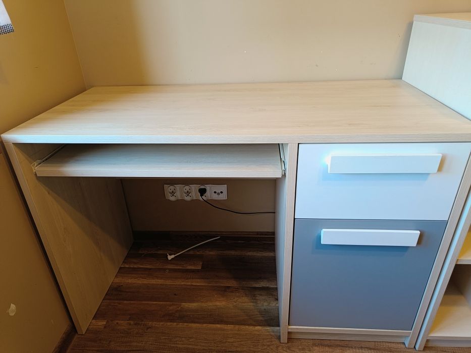 Biurko młodzieżowe 118.5 cm cichydomyk