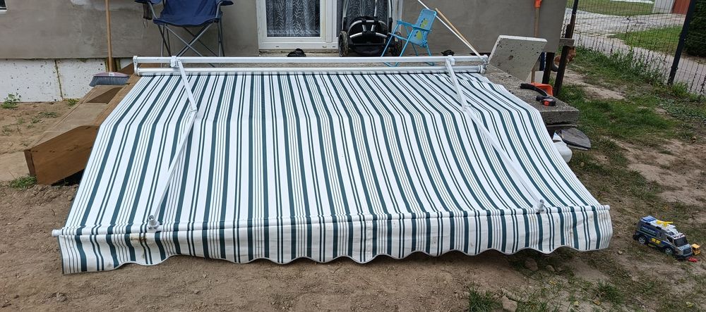 Markiza tarasowa z korbką