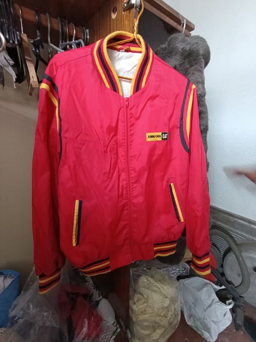 Ветровки , куртки, пуховик . Женские, мужские