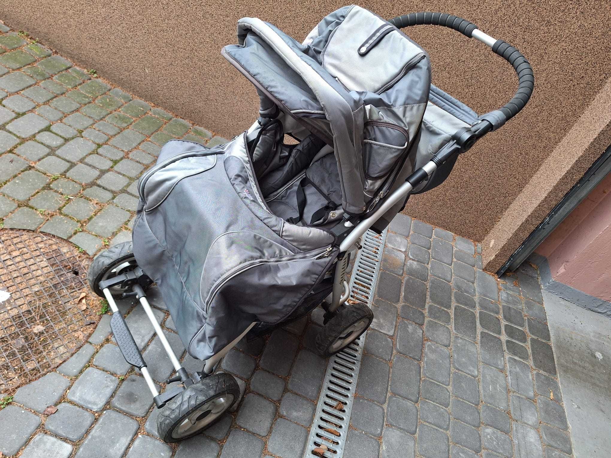 Wózek kanadyjski dla niemowlaka i dziecka siedzącego