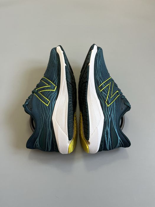 New balance x860 fresh foam fuelcell 43(27.5cm)