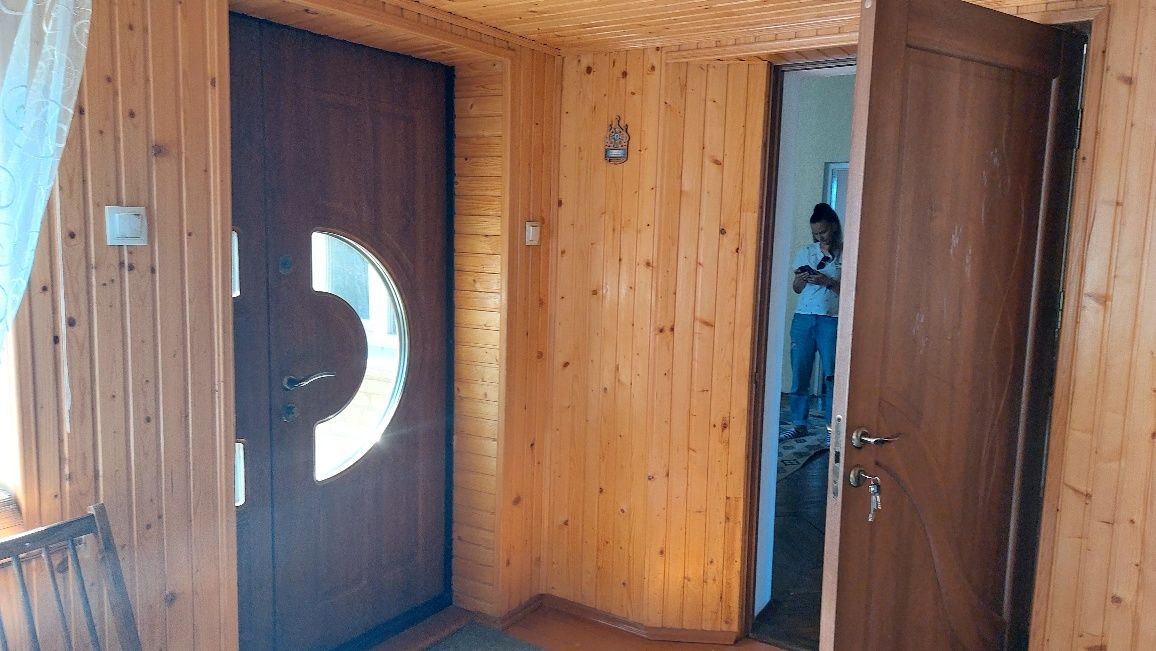 Продається будинок у м.Горохів, на території є гараж хлів, літня кухня
