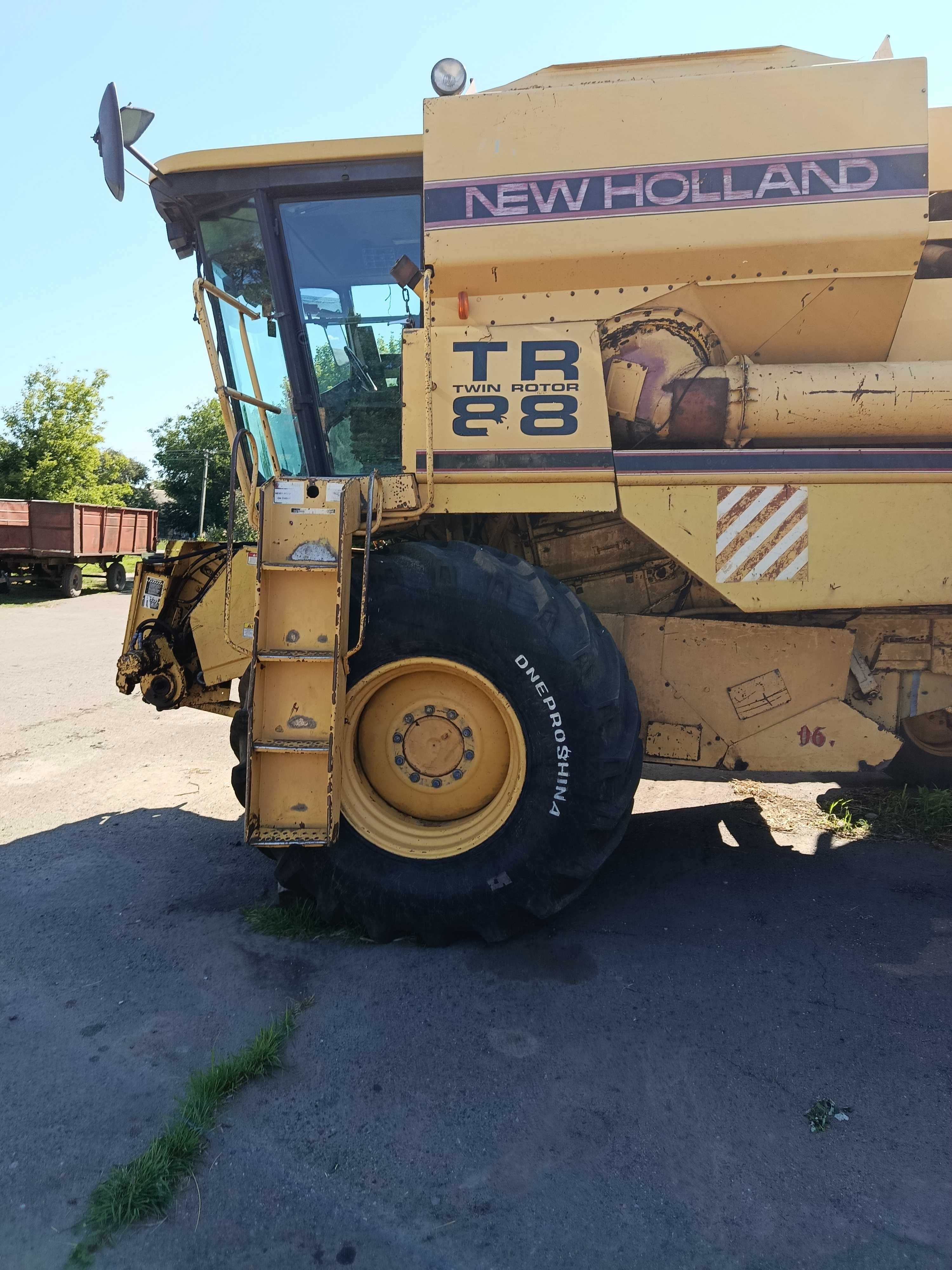 Продам комбайн New Holland TR 88