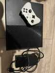 Xbox one 500Gb з геймпадом