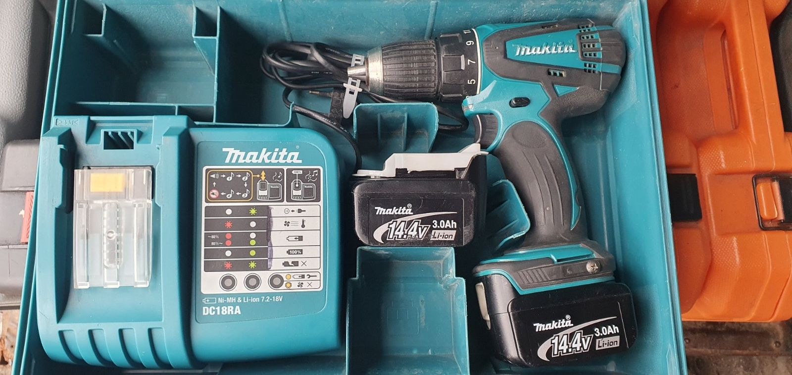 Акумуляторный шуруповёрт Makita BDF  446