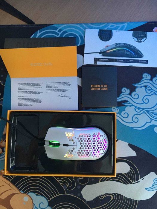 Миша Glorious Model O RGB USB White