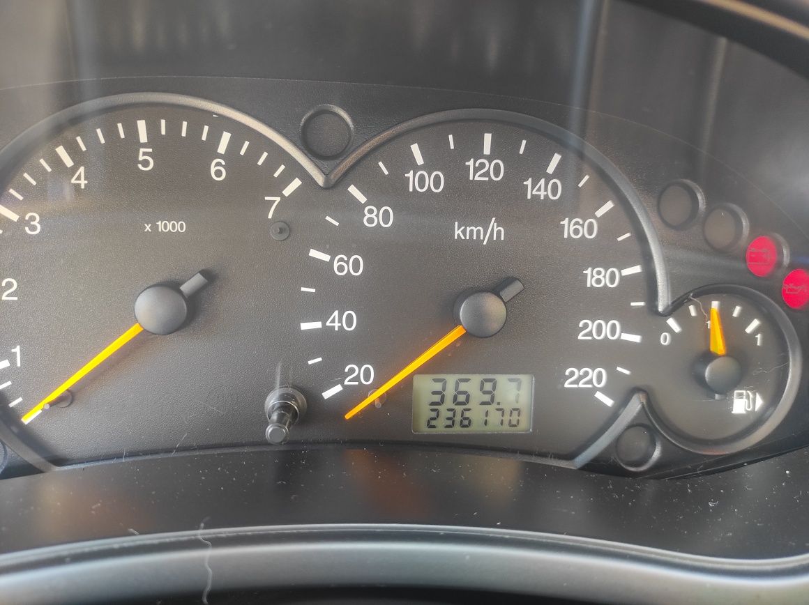 Sprzedam Ford Focus 1,6 benzyna