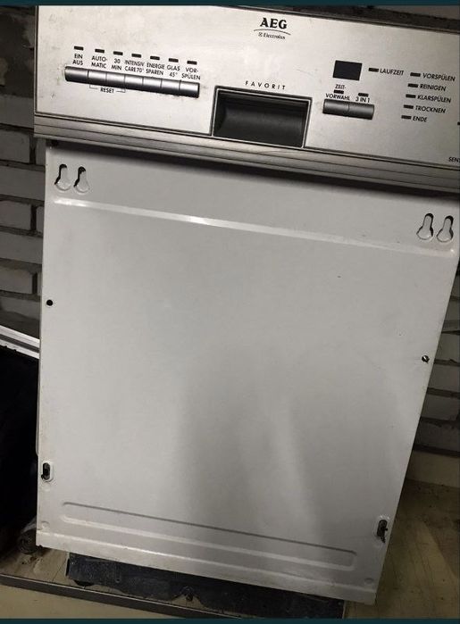 Посудомийна машинка AEG