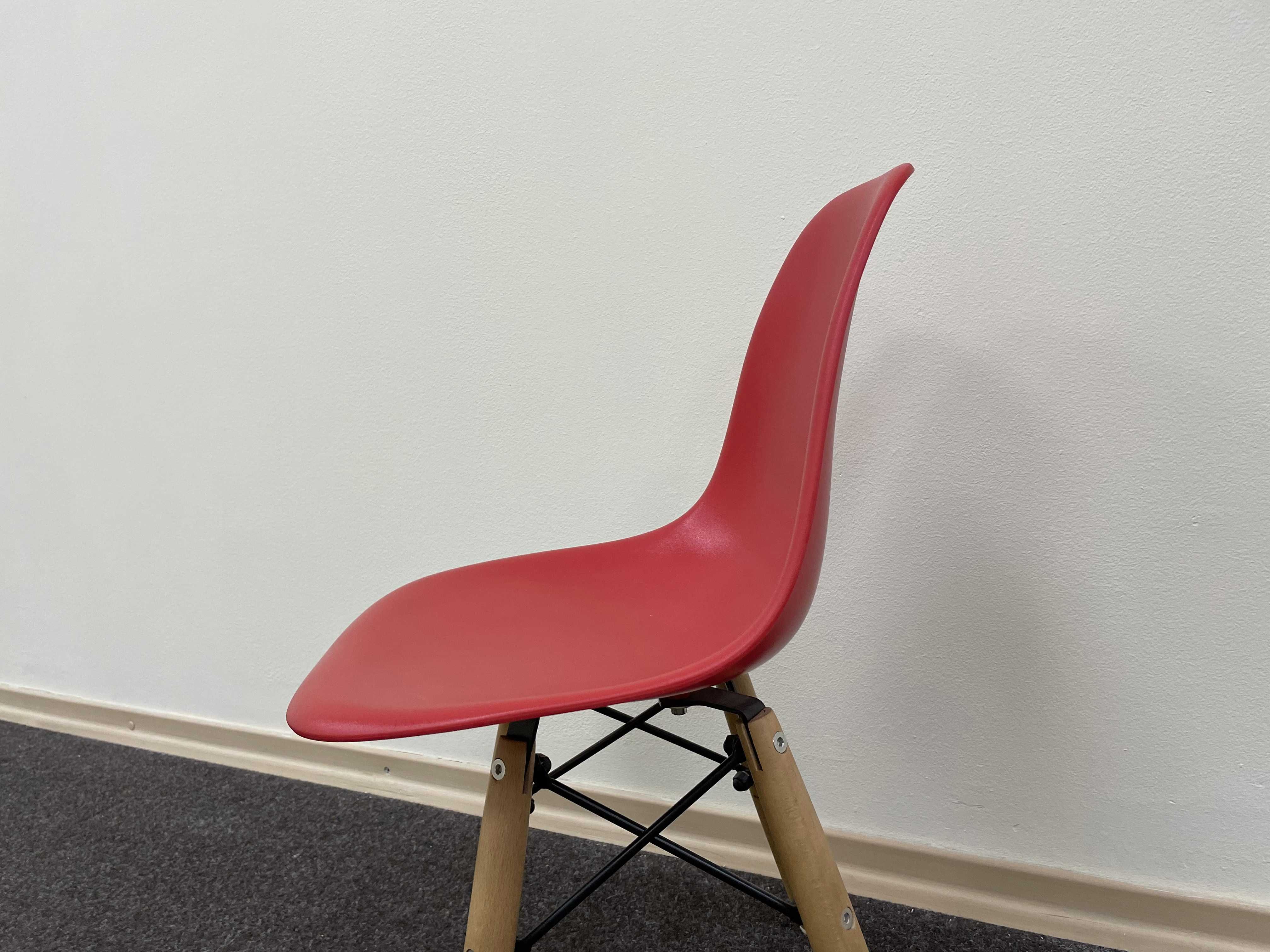 Стул детский Eames новый Распродажа!