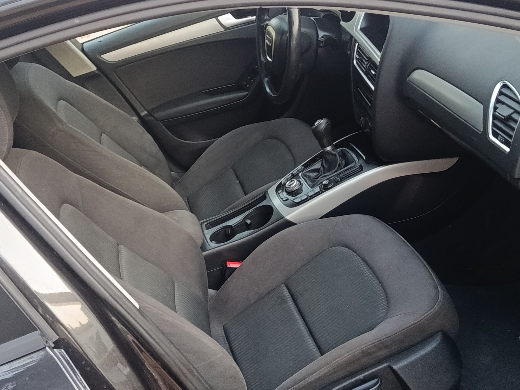 vendo ou troco audi A4 2.0 tdi B8 avant   245.000 kms reis 2011-08