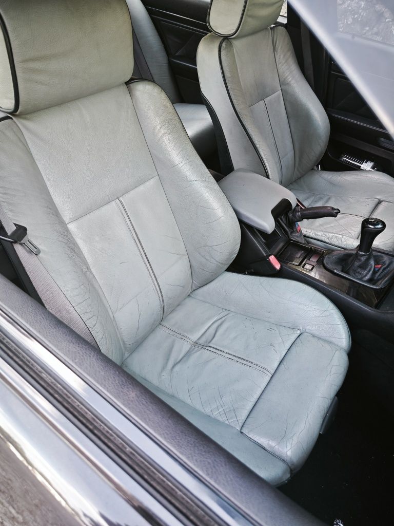 BMW E39 523i sedan