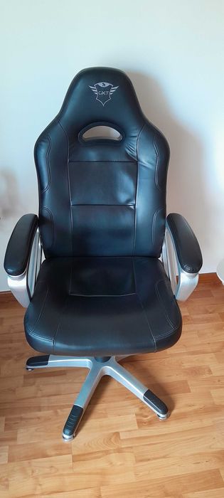 Cadeira Gaming Trust GXT 705