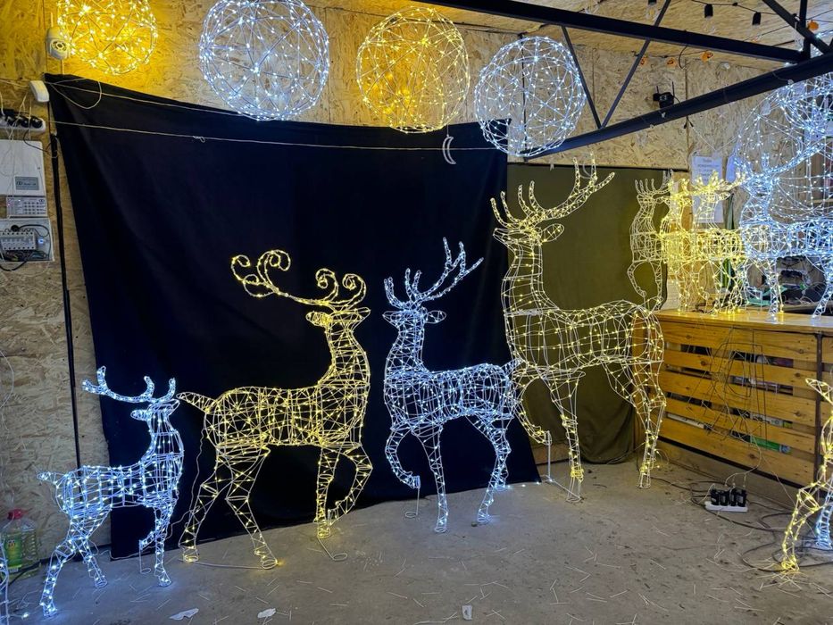 Олень та сані новорічні. Олень сниговик фигуры