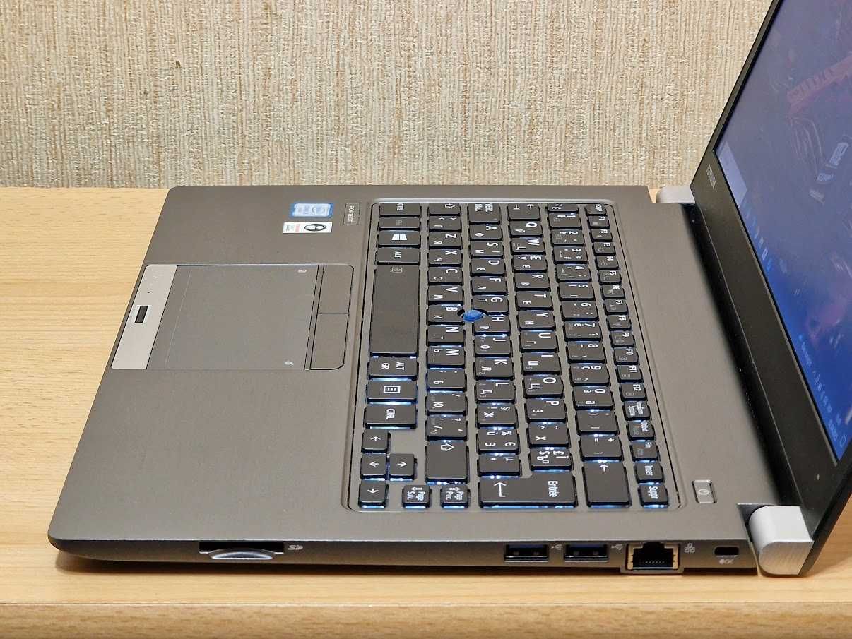 Ноутбук Toshiba Intel Core i5-6200U RAM 8Gb SSD 128Gb Батарея 12 годин