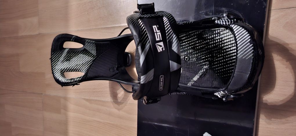 Deska Snowboardowa Raven 152 154 z wiązaniami Sp Fastec rozmiar M