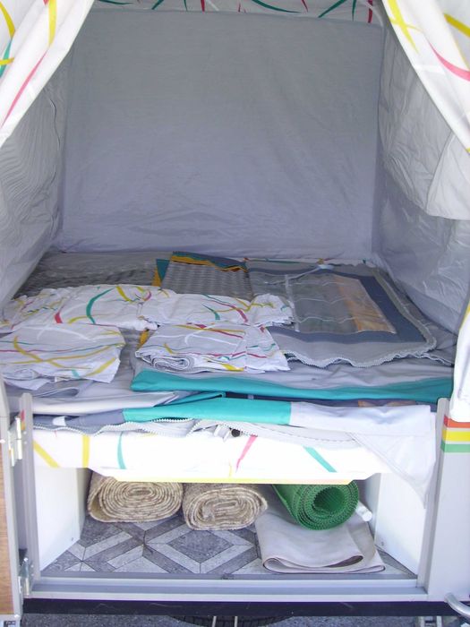 atrelado  tenda com muito pouco usocomo novo